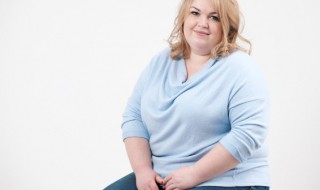 属狗的穿什么颜色衣服旺财 属狗人穿什么颜色衣服带财