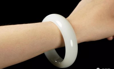 和田玉可以带着洗澡吗 晚上睡觉的时候能戴和田玉吗