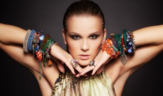 五行属于水性戴什么好 五行属于水性佩戴什么好呢