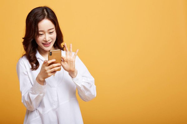 过年领导发红包该不该收