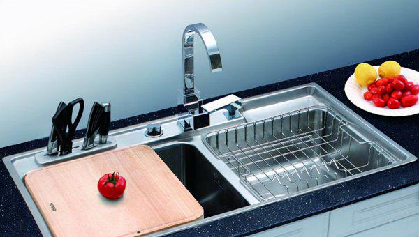 厨房用单水槽好还是双水槽好