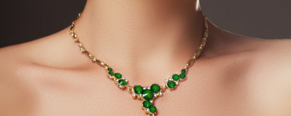 水命缺水女人戴什么首饰好