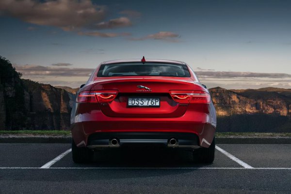 一个豹子的车标是什么车