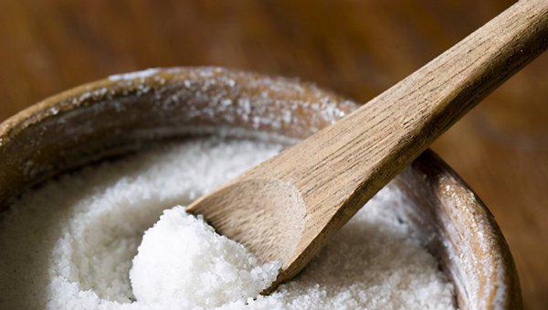 衣服被染色了怎么能恢复原来的颜色