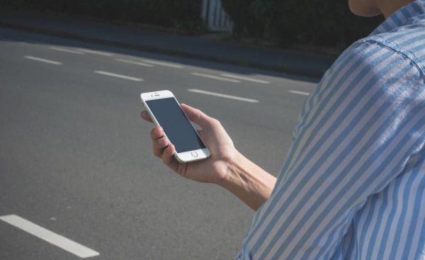 苹果12充电充不进去怎么回事