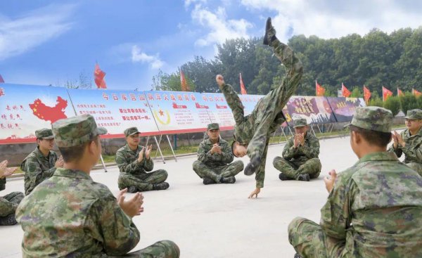 义务兵四有优秀士兵好拿吗