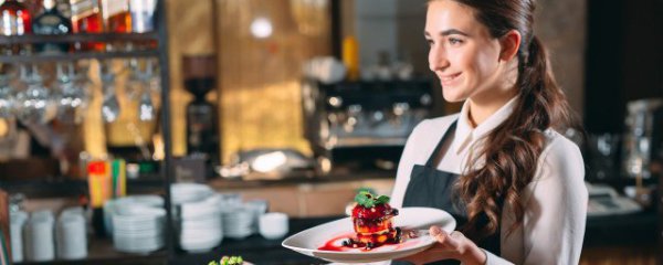 服务员和服务生的区别