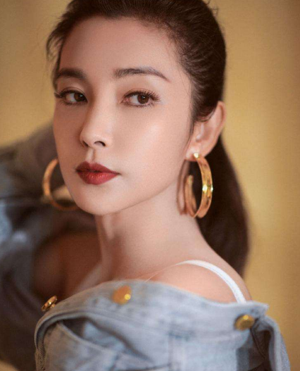 百克力老婆是做什么工作的