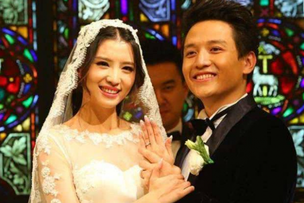 百克力老婆是做什么工作的