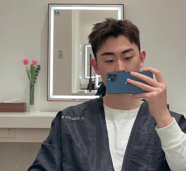 2023年流行男发型图片