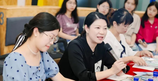 家长委员会是干什么工作的