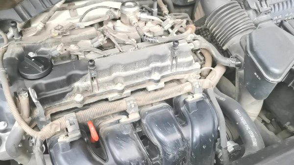 发动机舱可以用水冲吗