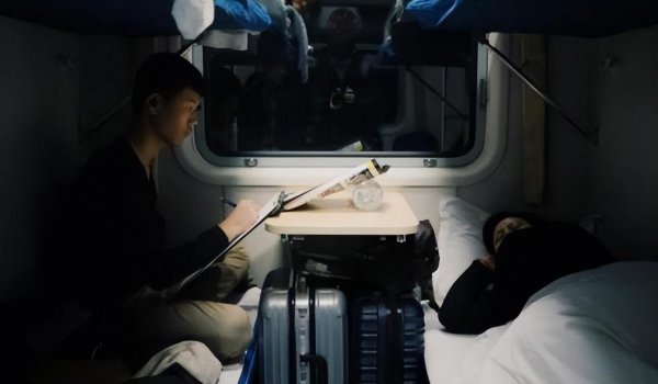 女生独自坐硬卧安全吗