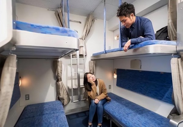 女生独自坐硬卧安全吗