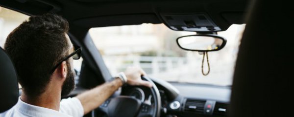 怎么清理车的灰尘