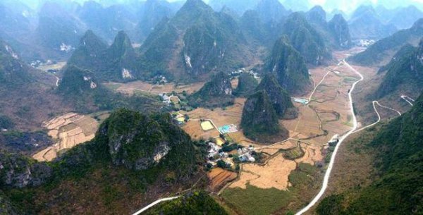 广西十万大山在哪里地方