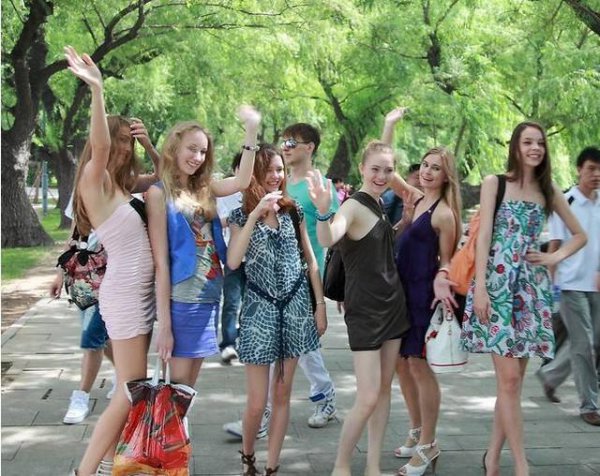 俄罗斯男女人口比例是多少