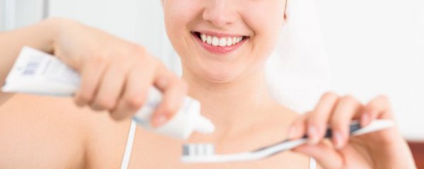 清洗茶叶水里的茶垢方法