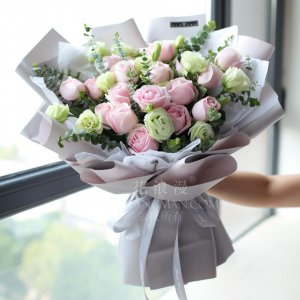 送女朋友雏菊合适吗 女神节送女朋友什么花寓意好