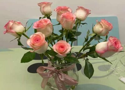 第一次送花给女朋友送什么花好 见女孩子第一面送什么花