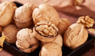 晚上可以吃核桃吗 晚上能吃核桃吗