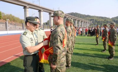 义务兵四有优秀士兵好拿吗 四有优秀士兵奖章含金量