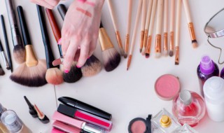 新手小白如何挑选化妆品 新手小白应该如何挑选适合自己的化妆品
