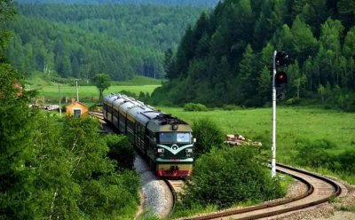 女生独自坐硬卧安全吗 女乘客独自坐火车注意事项