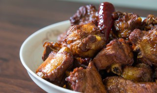 脊骨怎么炖好吃 色泽红润土豆炖脊骨家常做法