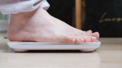 早上称体重准还是晚上称体重准 早晚相差多少斤正常