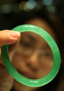 网上直播卖翡翠原石是真的吗 那些直播卖翡翠原石可靠吗