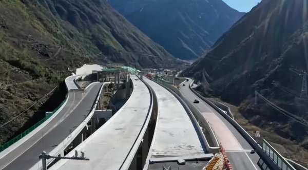 雅叶高速的起点和终点分别是