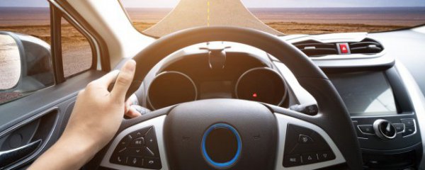 雨天驾驶汽车应该注意什么