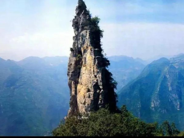 神女峰在哪里在哪个省的位置