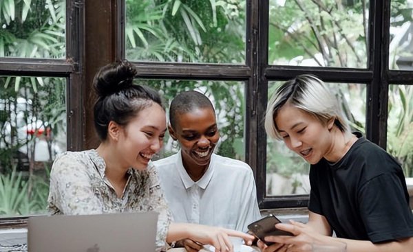 大学生面试穿什么衣服比较合适