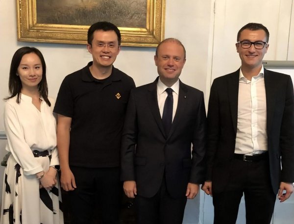 华人首富赵长鹏的简历