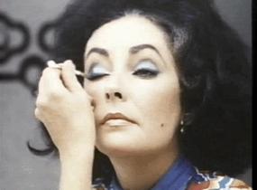 伊丽莎白泰勒紫色眼睛是真的吗