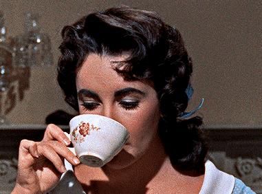 伊丽莎白泰勒紫色眼睛是真的吗