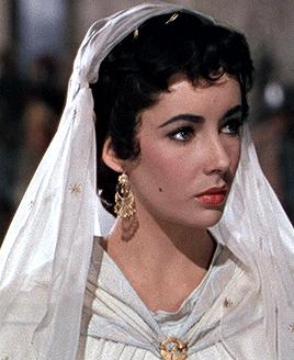 伊丽莎白泰勒紫色眼睛是真的吗