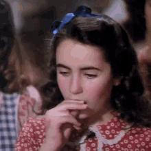 伊丽莎白泰勒紫色眼睛是真的吗