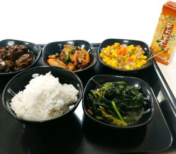 上海特斯拉普通工人一年收入