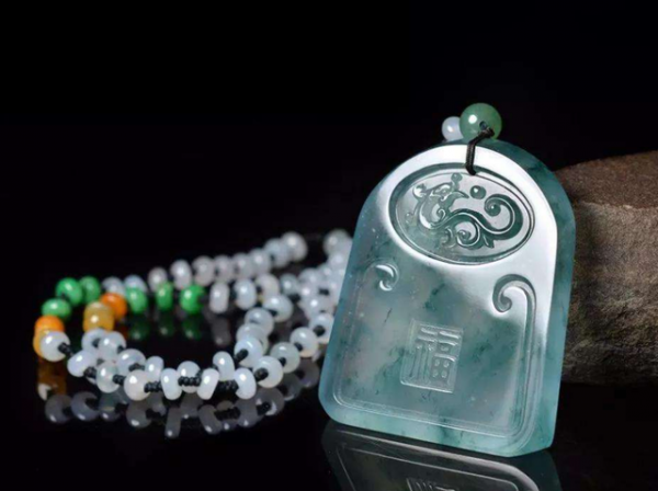 翡翠几百元是真的吗