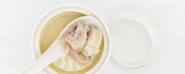 公鸡炖汤的好处和坏处