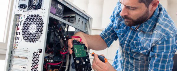 如何清理电脑主机灰尘