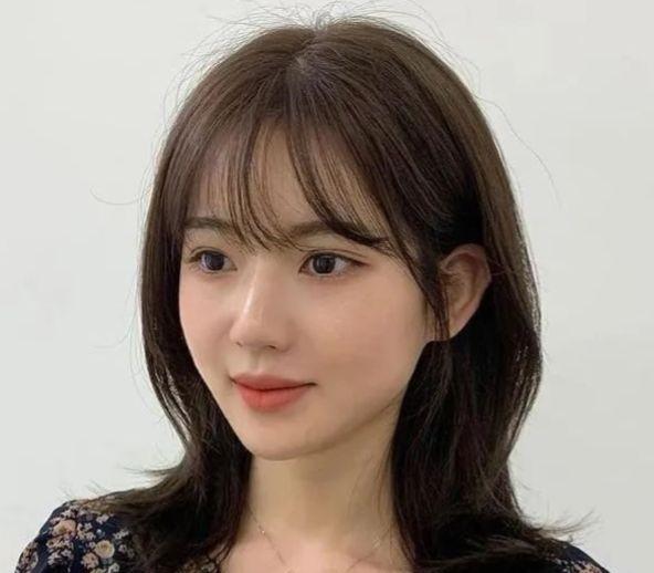 额头高发际线高适合什么刘海