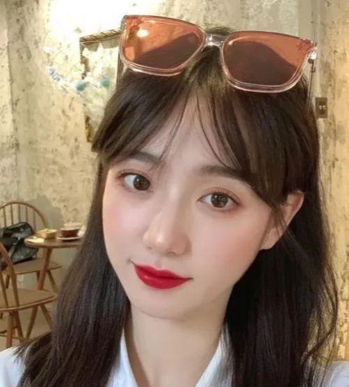 额头高发际线高适合什么刘海