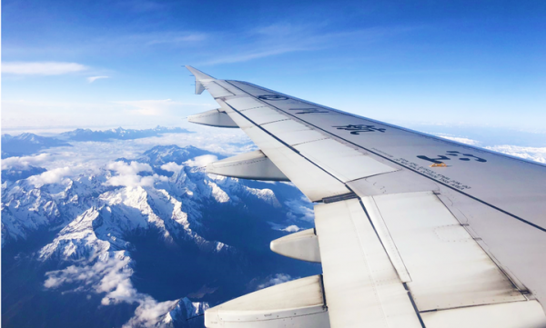 飞机经济舱哪个位置好