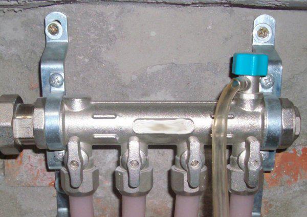 供暖放气怎么放气