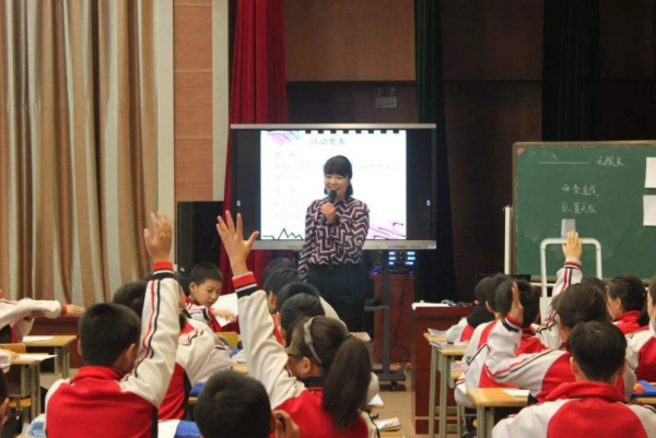 小学和幼师哪个有前景好就业