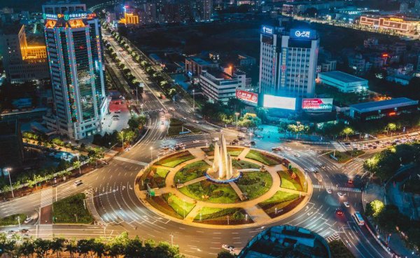 湛江市有多少人口和面积